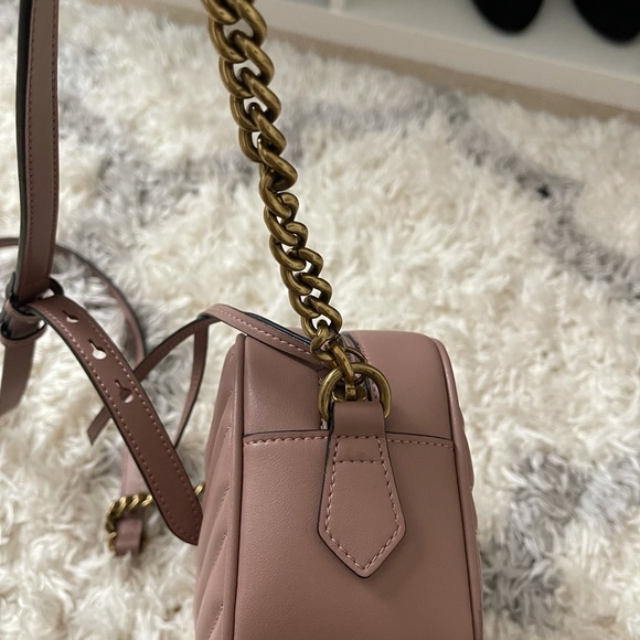 Gucci GG MARMONT SMALL MATELASSÉ SHOULDER BAG - Picture 5 of 9